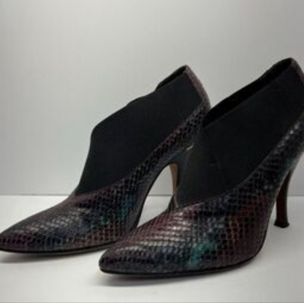 -- Donald J Pliner Elegant Purple Women's Shoes Size 7.5